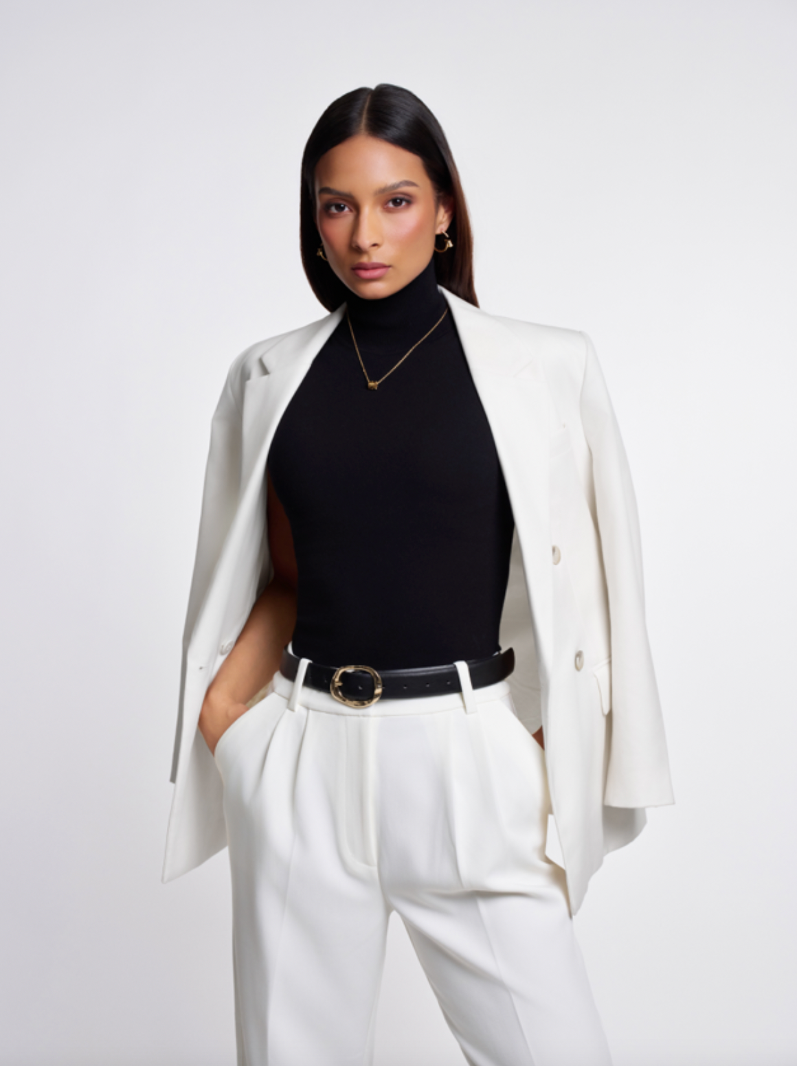 10 Effortless Ways to Style a Black Turtleneck for Women: From Casual to Chic